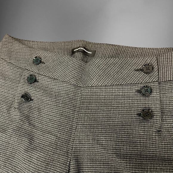 Express Gray Women's Capris - Picture 3 of 9